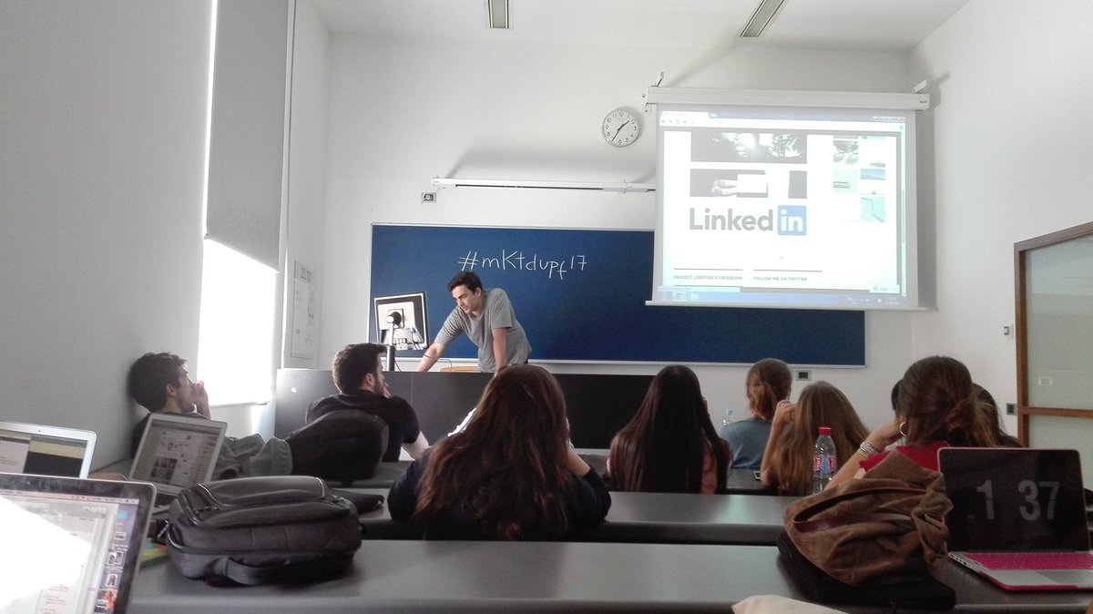 zuazu_carlota's tweet image. Creating our own webpage #semi6 #mktdupf17