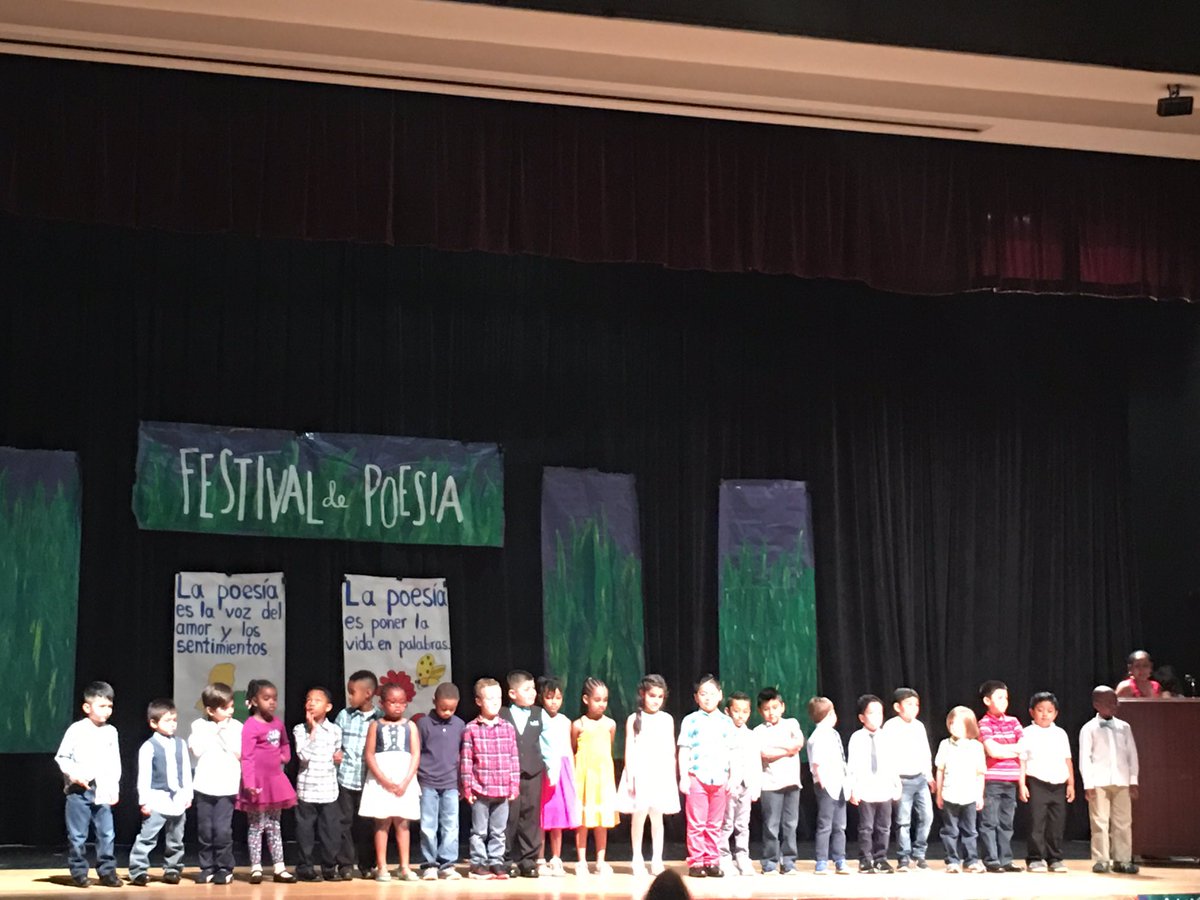 Seeing my former students from <a href="/ClevelandESDC/">ClevelandESDC</a> not only warms my heart but makes me so proud of their bilinguismo! <a href="/BeckyCReina/">Becky Reina</a>