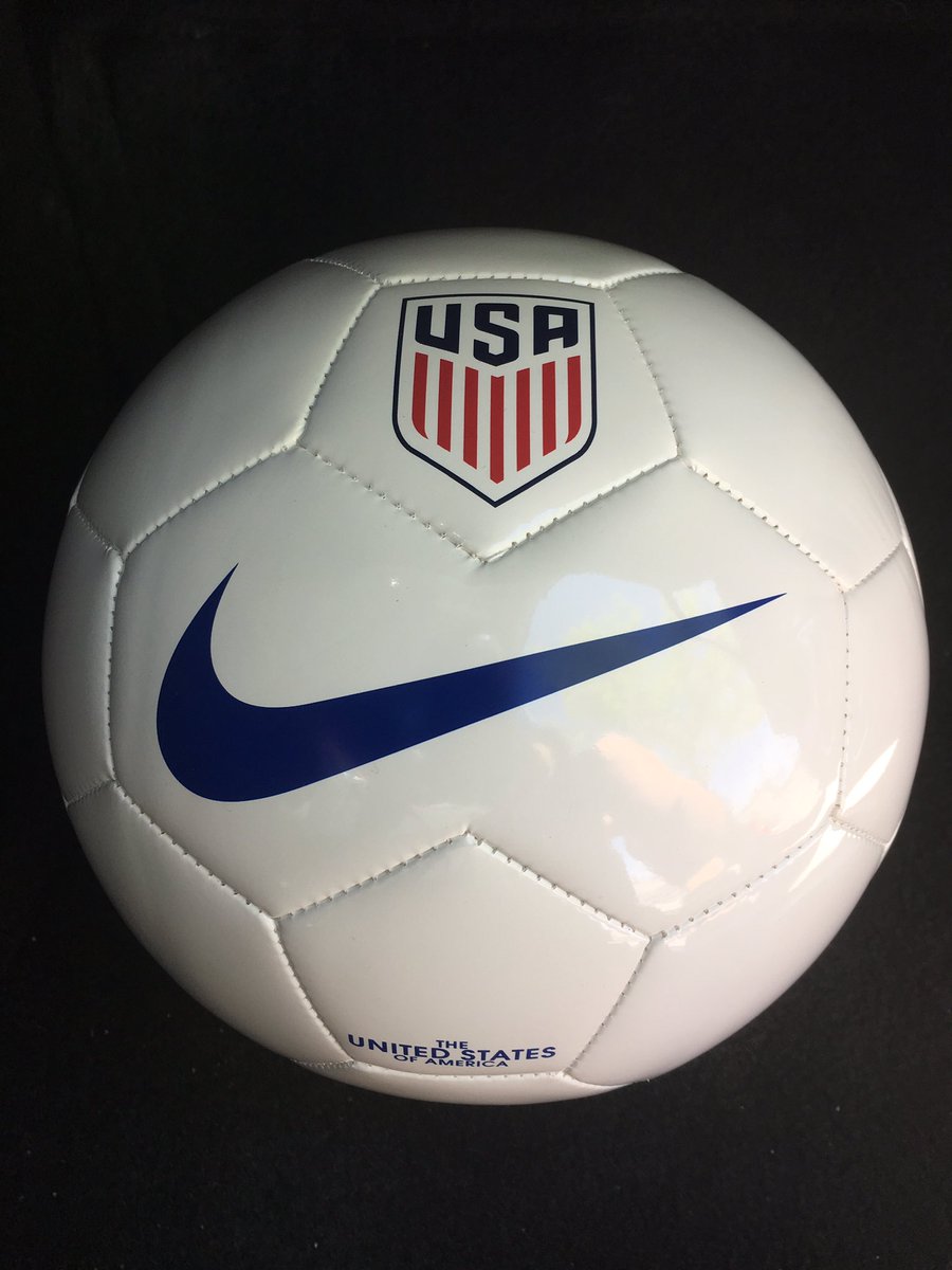 JimmyConrad's tweet image. PEOPLE OF EARTH

I will be getting this ball autographed by the #USMNT. If you want to win it, simply RT to enter. #cocacolasoccer #get3 #ad