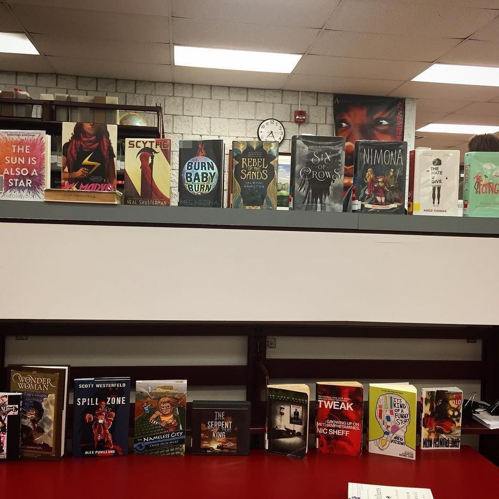 vclib's tweet photo. Teen librarians from @valleycottagelibrary and #nyacklibrary spent the morning at Nyack High School talking to teens about summer reading. … https://t.co/gz2KsDYUZx