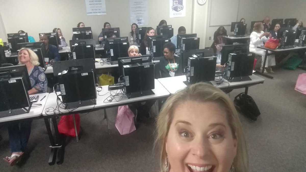 JoeyJeanette's tweet photo. Enjoying Broadcasting! #FBISDDLC @fbisddlc https://t.co/DTO6lBSsNu
