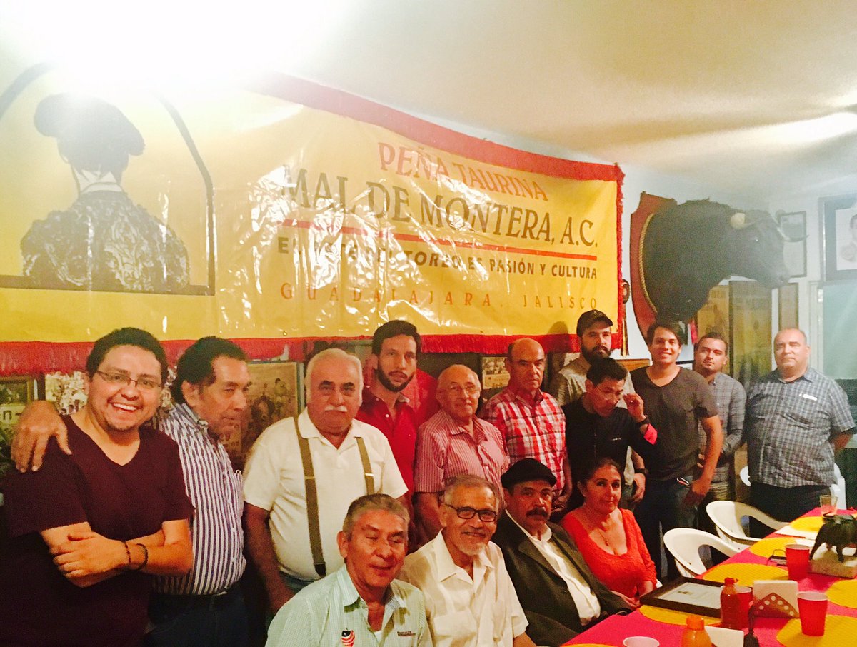 Interesantísima charla taurina con el Dr. Arturo Berni, gracias por compartir con los socios!