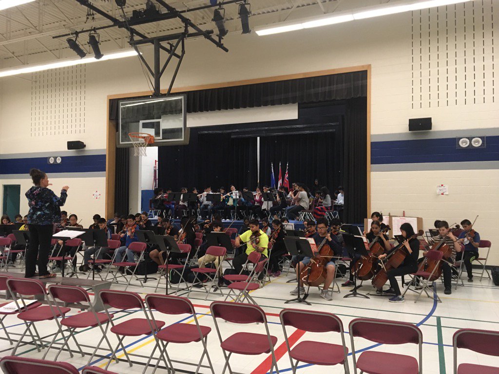 JanetJackowski's tweet image. @FallingbrookMS orchestra making final performance preparations! Always gives me chills! #MusicMatters @PeelSchools