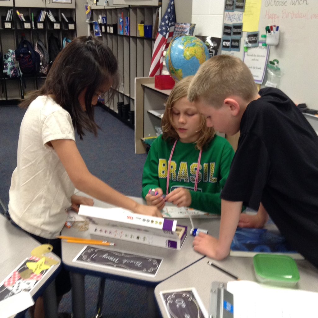 becksbunch63's tweet photo. Countdown to grade 5 continues! #makercart #makerscreate #STEM  @AHSD25Olive @ahsd25 https://t.co/XjanRzqhoo