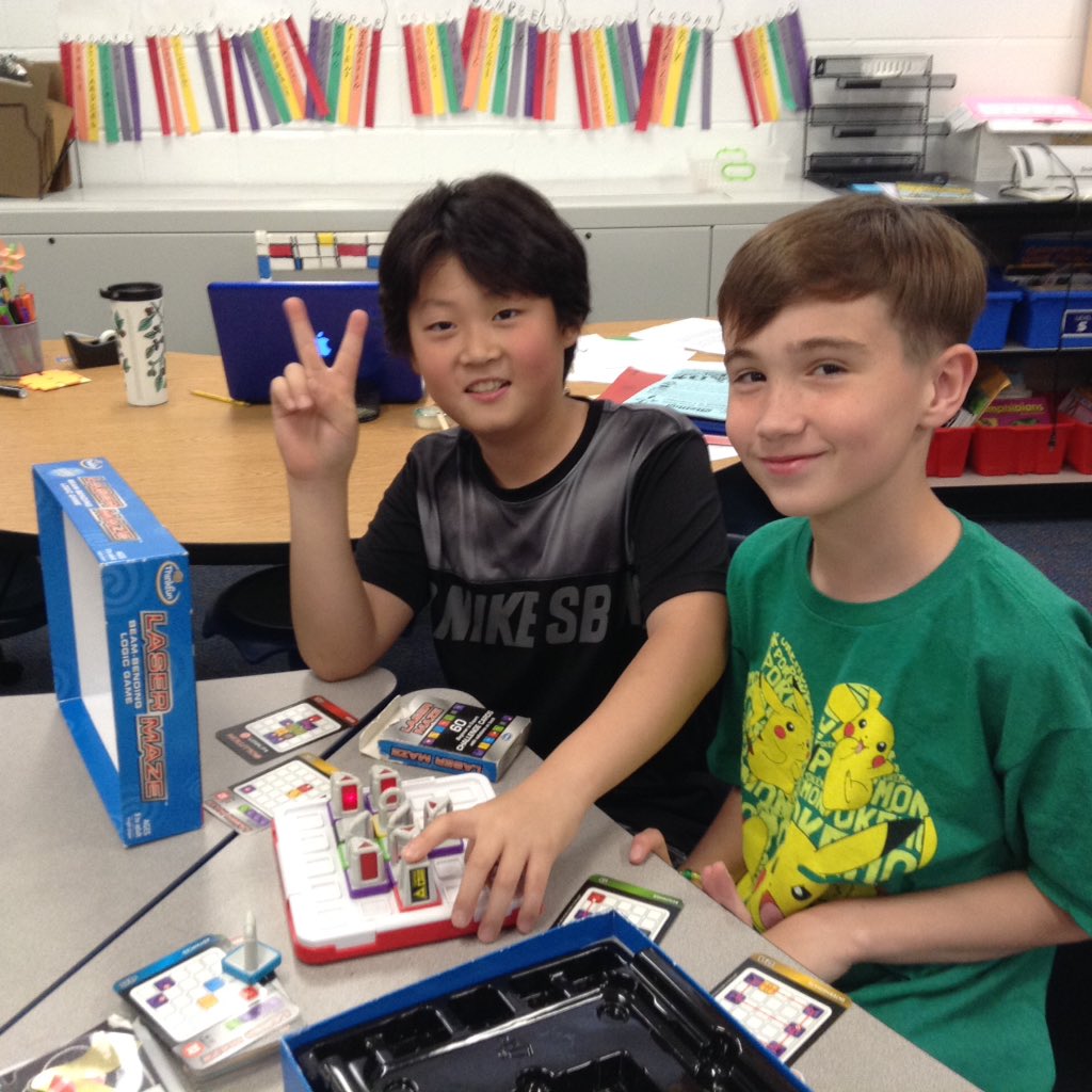 becksbunch63's tweet photo. Countdown to grade 5 continues! #makercart #makerscreate #STEM  @AHSD25Olive @ahsd25 https://t.co/XjanRzqhoo