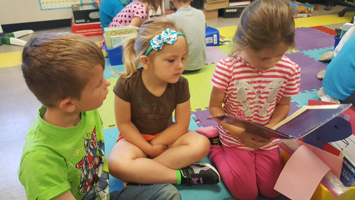 Corddy3's tweet photo. Kindergarten came to see what Grade 1 was like today! @PonokaElem #readtosomeone #transitions #WelcometoGrade1 #firstgrade #firstgradefun https://t.co/ewPFvJDsI9