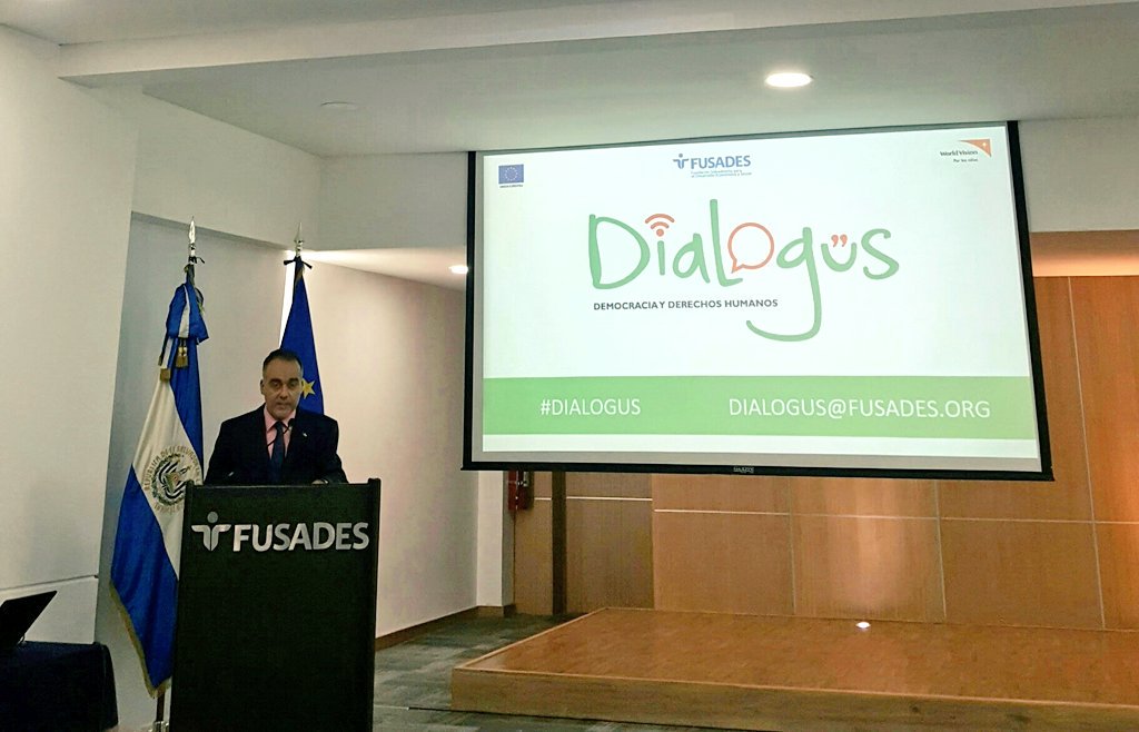 SoloNoticiasSV's tweet image. &quot;Los jóvenes deben de ser los protagonistas de el desarrollo,de la construcción del país&quot; @UEenElSalvador #DIALOGUS via  @EviitaL 4