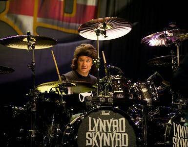 Happy 55th birthday to Michael Cartellone!   