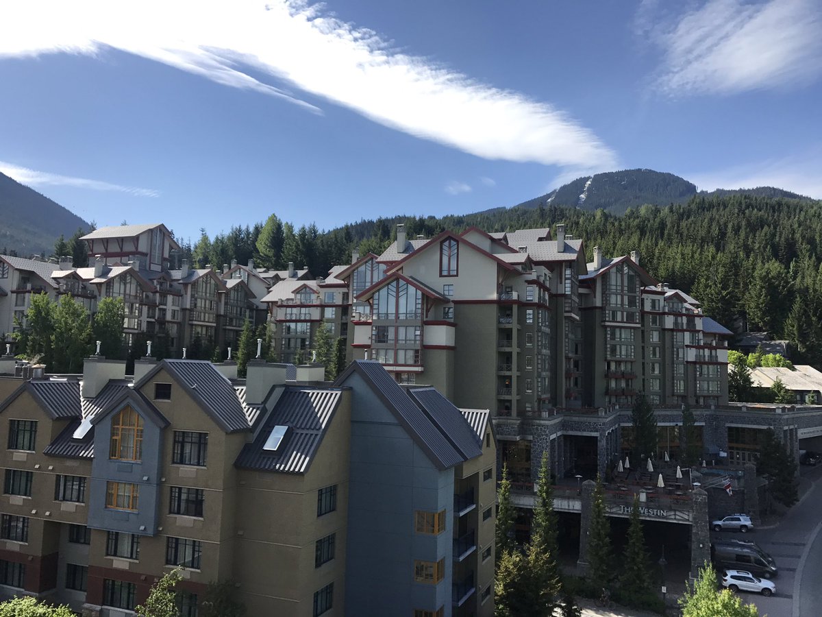 VictoriaMount's tweet photo. A beautiful morning. Goodbye Whistler, we'll be back! #caep17 #whistler #nexttimeweski https://t.co/kCdPUyn75q