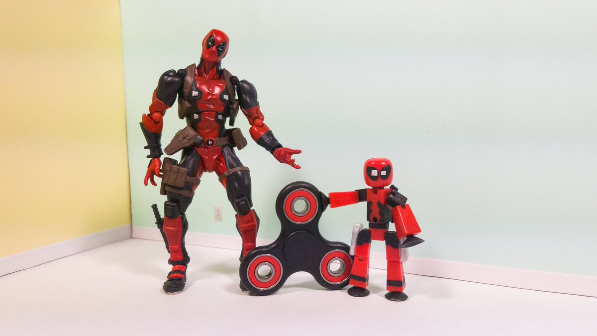 AnimationEddie's tweet image. #Deadpool &amp;amp; #Botpool Get a #FidgetSpinner! Coming out this Friday on @YouTube Subscribe now! YouTube.com/c/AnimationEdd… #StikBot #StopMotion