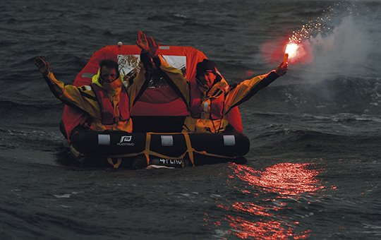 Plastimo's tweet photo. Jusqu'au 11Juin, déposez feux #FuséesDétresse chez shipchandler opérat° #AperPyro https://t.co/vnrU3Cyzow #Sécurité #PlaisanceEcoResponsable https://t.co/kmmozjPY0g