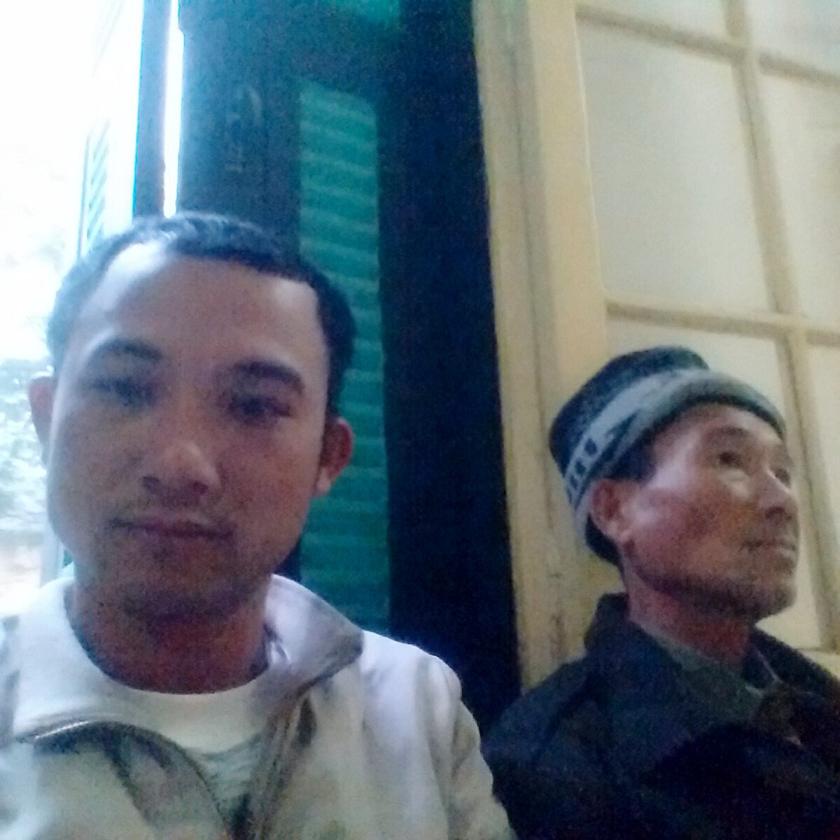 onHin7's tweet photo. Giờ con tìm đâu một lối đi về những ngày ba bên cạnh con https://t.co/IM1ZRDq77V