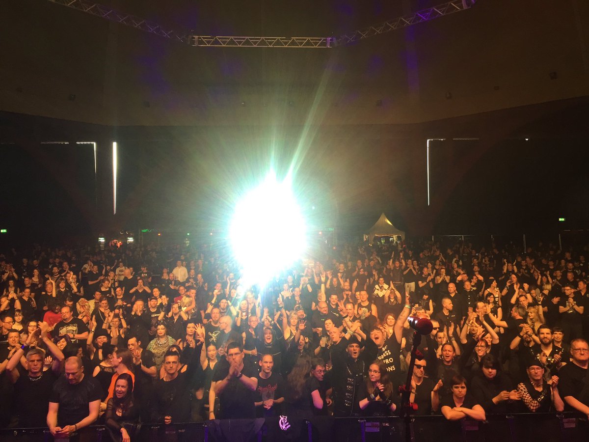 We had a great time at #WaveGotikTreffen! Thanks so much for coming out. 🙌🙏❤️