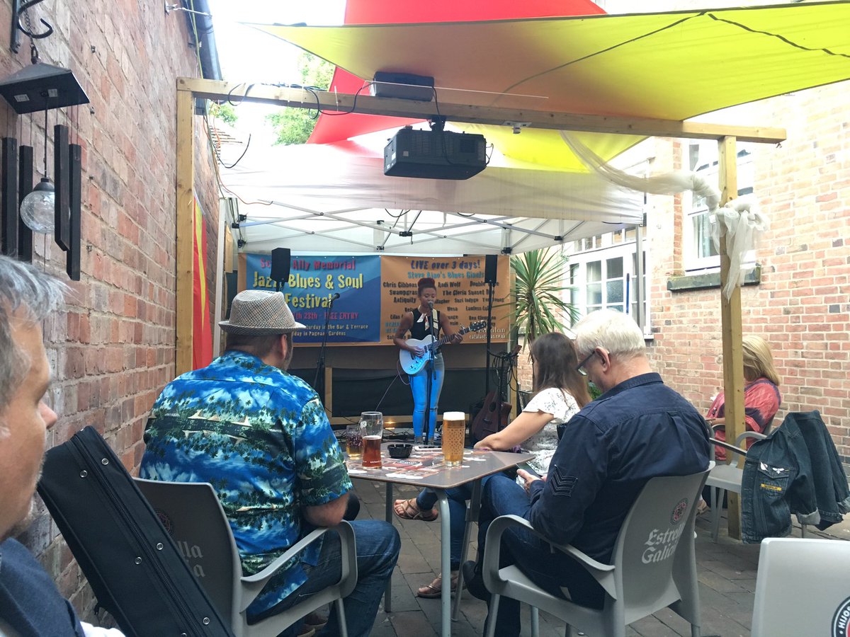 Lovely gig at Bar Catalan in Warwick last week with the super talented and delightful Taylor-Louise.