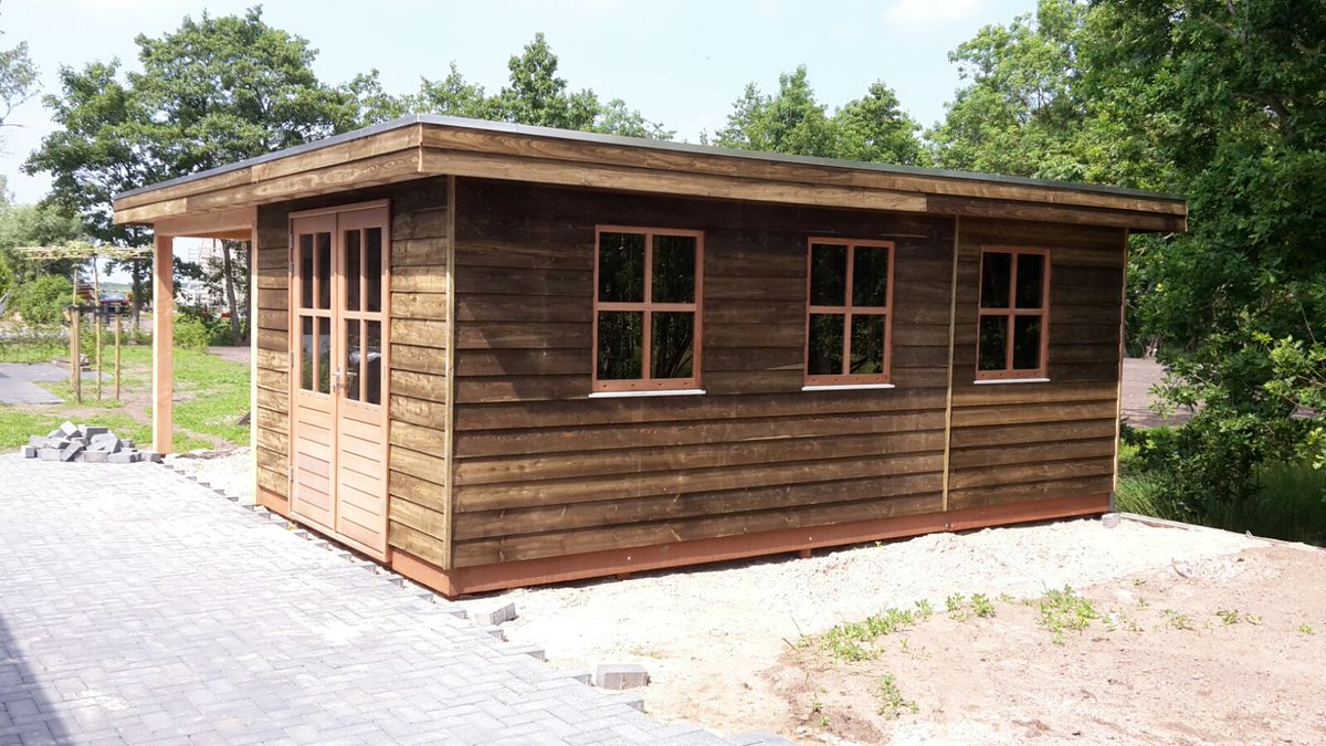 WvanLingen's tweet photo. 2 mooie bergingen​ met overkapping geplaatst te #Feanwalden. https://t.co/3BpJwjrNIC