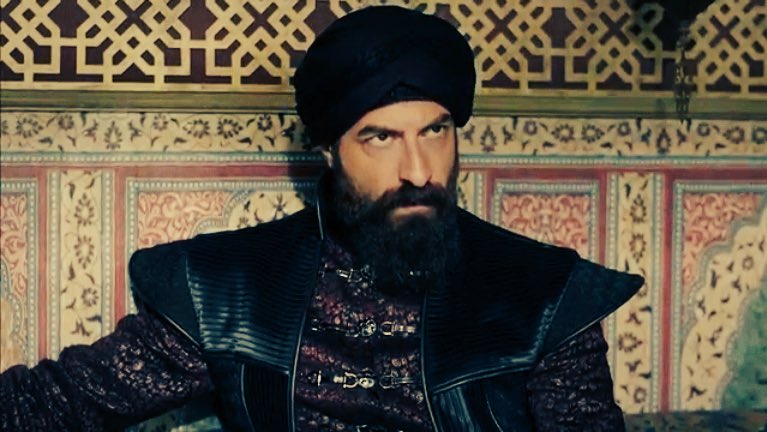 Zz90737712's tweet photo. النظرة ❤️
الاناقة 💙
الجلسة 💜
احلى وزير اعظم 👏🏻😍
#muhteşemyuzılkösem #SultanIbrahimDevri https://t.co/mgNO7k6wol