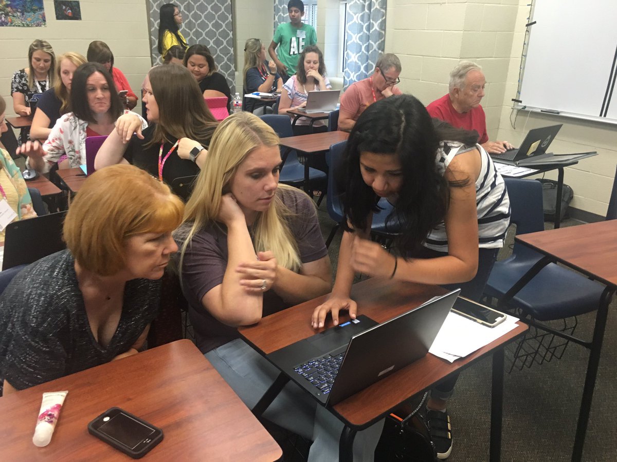 EAST_LJHS's tweet photo. 3D printing presentation at Innovation Institute #I2sdale @NWA3D https://t.co/NUzYoQg2Pb