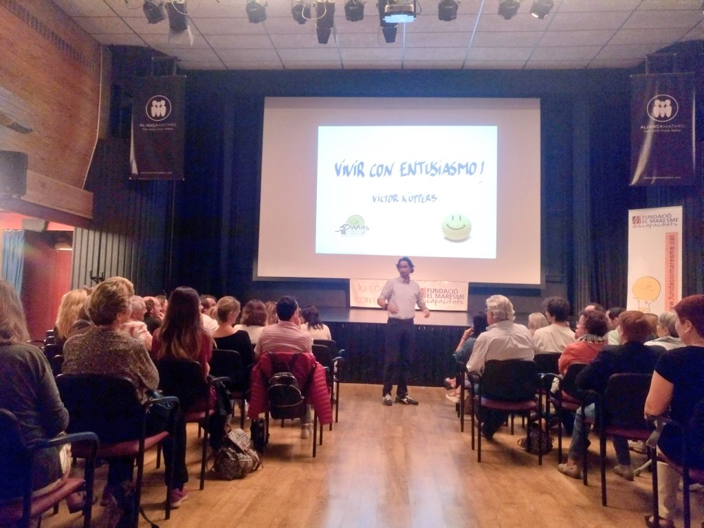 FundacioMaresme's tweet photo. "La diferència entre una persona magnífica i una mediocre està en la #maneradeser " @vkuppers #FEM50 https://t.co/zL9EqwxNqa