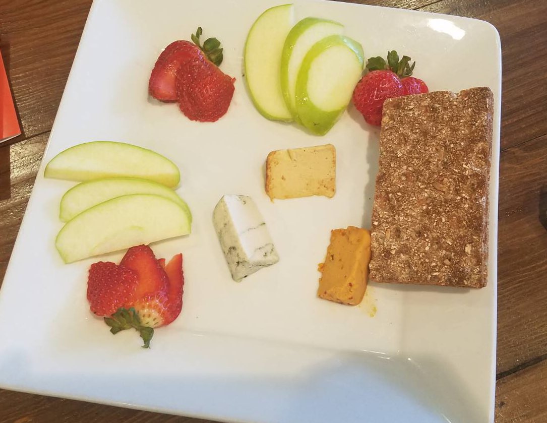 We left Vegas Sunday satisfied with an amazing Brunch from @Vegenation 
Always a pleasure! Chicken &amp; Waffles , French Toast, 3 Cheese plate