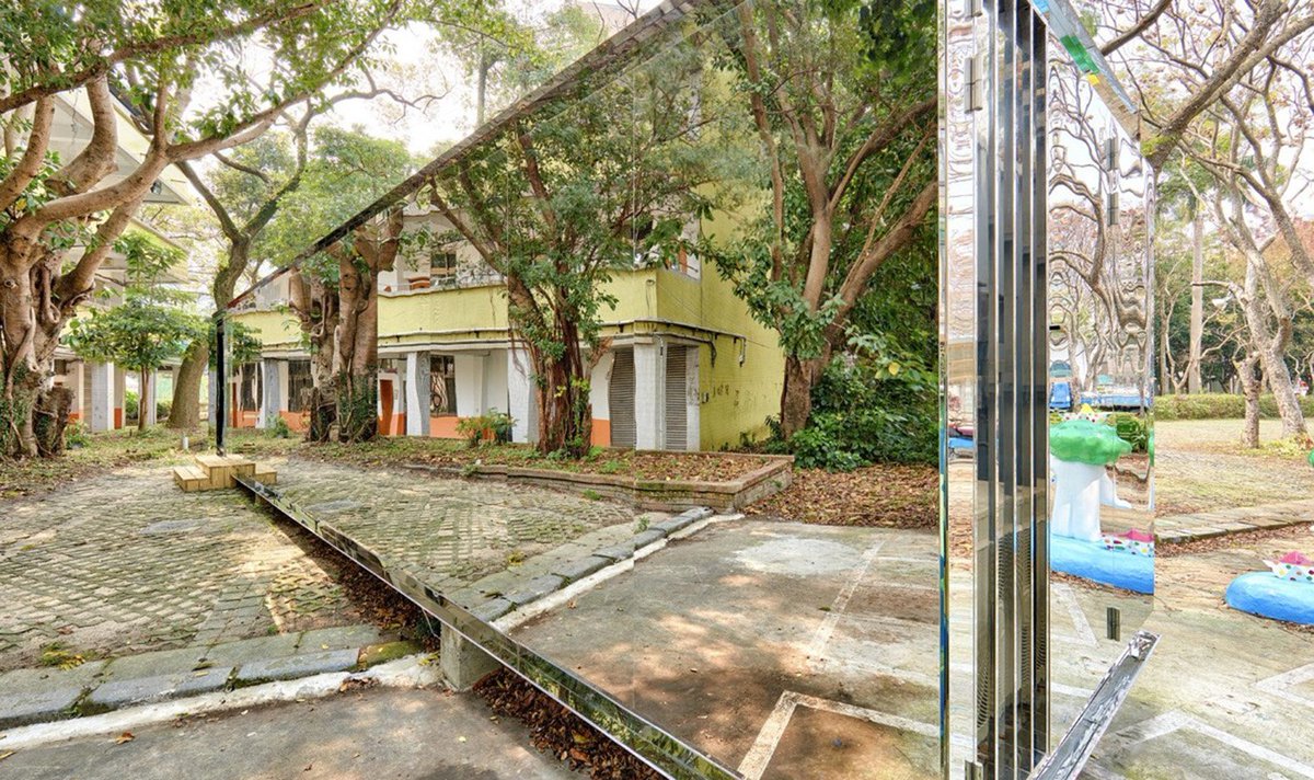 ColosIncUSA's tweet photo. Mirrored #shippingcontainer building reflects natural surroundings Taipei
https://t.co/cTHcrAJJSU
#cargotecture #containermods #sustainable https://t.co/0rD9noov3D