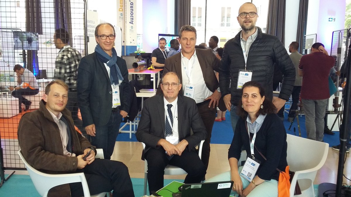 FrancoisePenaud's tweet photo. #DEMIDFEST au complet pour la promotion des métiers #GRDFIDF #DigitalDay @Ben_Emo_ @MichaudJm @F_Houel @MuChantecaille @cpbriegatihurep https://t.co/GjFg2s91nc