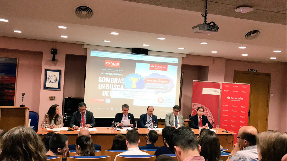 alfonsomayor's tweet photo. En la II Gala de Premios de Movilidad Internacional @internacionalUM #UMDestinoEstrella #SentimientoUM @UMU @bancosantander https://t.co/M2nnON8L97