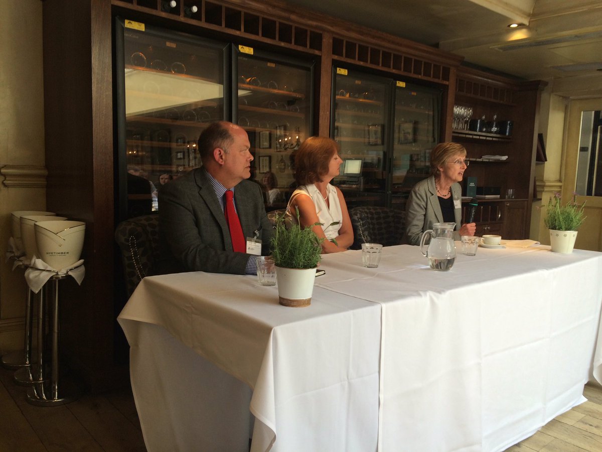 SusieCawood1's tweet photo. Panel answering questions about apprenticeships and training at today's chamber lunch @ASelvaratnam @york_college @YorkStJohn @YNYChamber https://t.co/nn0L4eYgu2