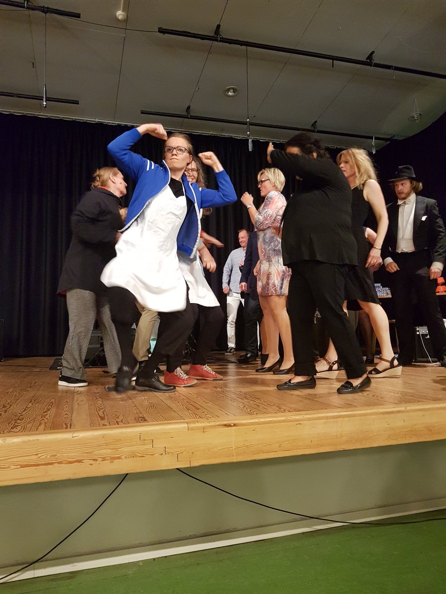 rektorpatrik's tweet photo. Dancebattle praktiska ämnen vs teoretiska #lidskol #kallangensskola https://t.co/5yIpgb3ofK