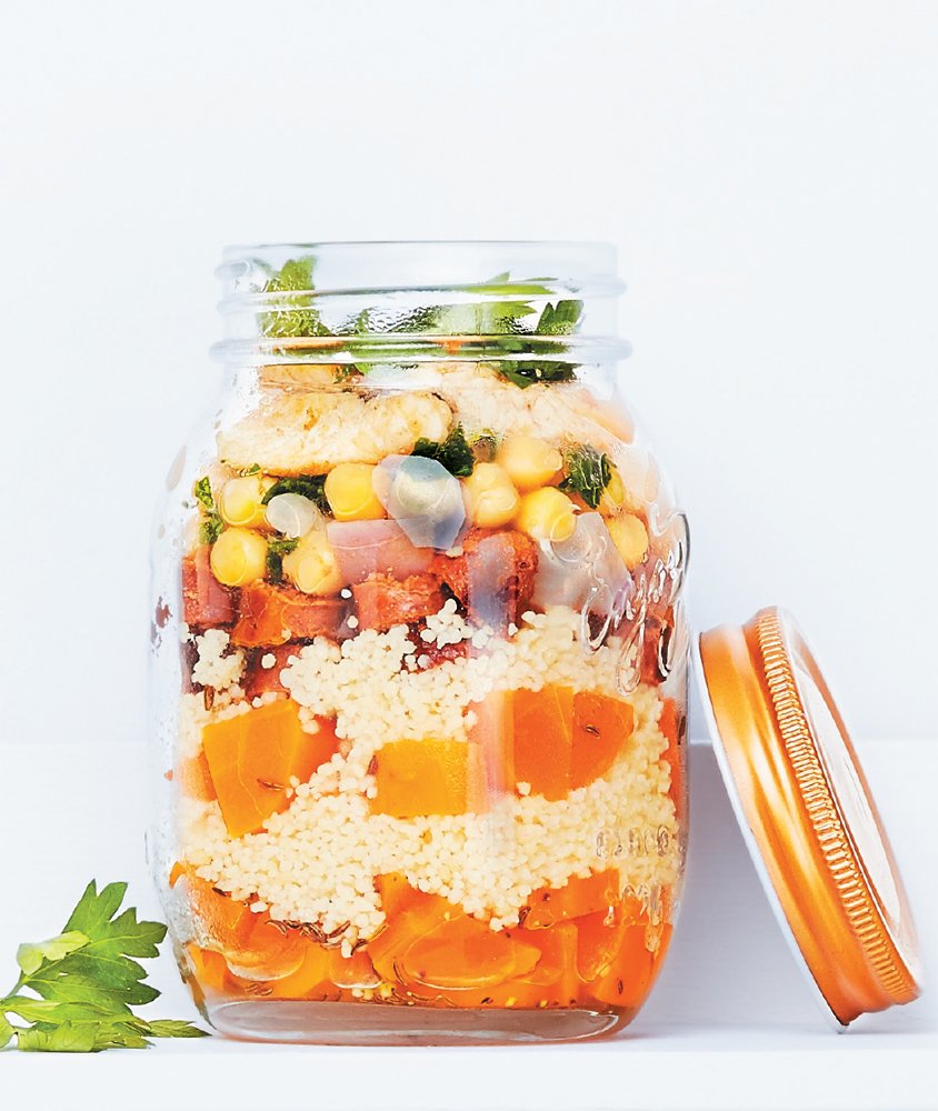 Keine Ausreden mehr: Dieser Couscous mit Kichererbsen ist blitzschnell fertig und lässt sich super mitnehmen: ullmannmedien.com/blog/rezept-ti…