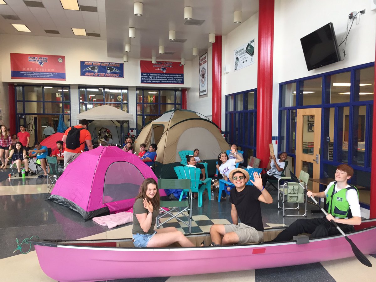 Marshematics's tweet photo. Park View Senior Prank 2017 is a fun one!  #intents https://t.co/qR12fHIyWA