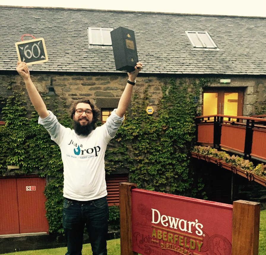 foodanddrinksco's tweet photo. #WorldWhiskyDay founder @blrbwmn raises £10k for @Just_a_Drop charity with @tgwdc record breaking distillery dash 
https://t.co/tJ4hA1Gov6 https://t.co/l9mZUeBxS3