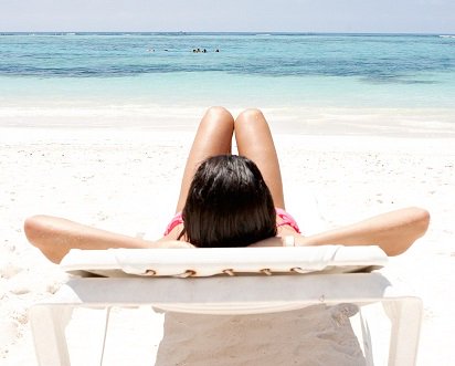 .<a href="/Allure_magazine/">Allure</a> discusses five #skincancer symptoms to watch for this summer: ow.ly/wSV330copyb #EarlyDetection #SunSafety