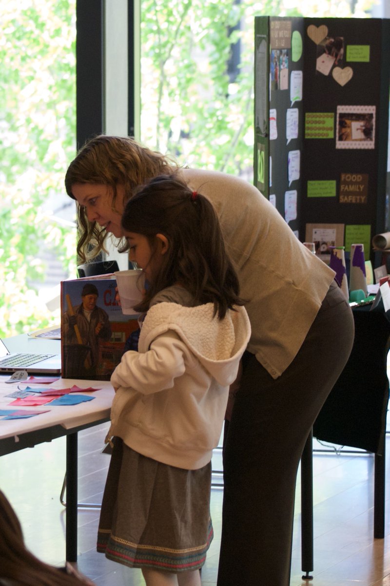 IThinkTogether's tweet image. Grade 1 Ss @ParkLawnJMS rocking the #LadderofInference and #causalmodels. Rockstars at describing the parts of the Ladder + their thinking!