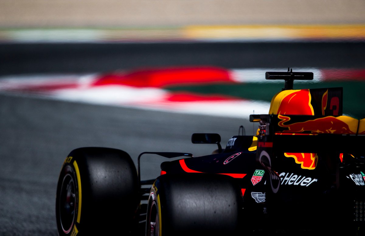 redbullracing's tweet photo. 🕰Hunting down the weekend... and the #CanadianGP 🇨🇦👊#F1 https://t.co/sEhKytqh99
