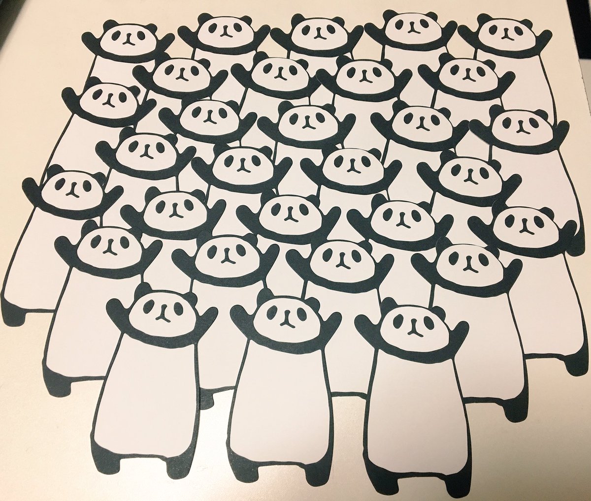 パンダ•*¨*•.¸♬︎ 6点リクエスト 並べるだけで30匹のパンダに崇拝されている気分が味わえるダイソーの