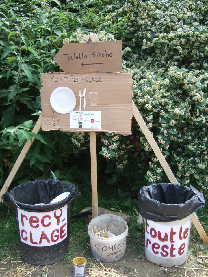 TaParole's tweet photo. #TaParole est écolo ! Recyclage, compost, toilette sèche... le respect de l'environnement est au coeur de notre beau festival ! https://t.co/U99Zz8bKup