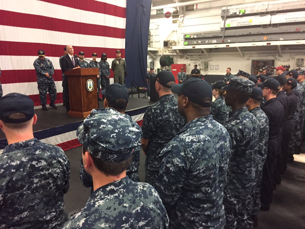 tvjoe12's tweet photo. @FLGovScott vista the USS IWO JIMA to present the Florida Medal of Merit to two sailors who helped #Timessquareattack survivors @FCN2go https://t.co/ZCmnypmsh4