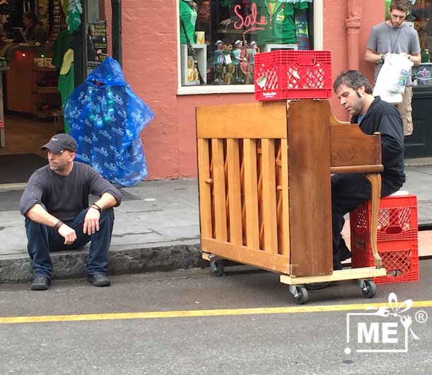 #gigeo #founder WhoLovesYou.ME #buskers #musicians #streetperformers 5219