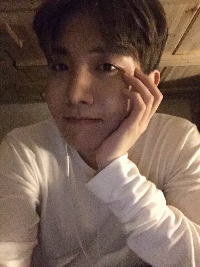 613sdiary's tweet photo. you are beautiful enough.☀️🌿

#ARMYsHOPE https://t.co/KmWd3dex9D