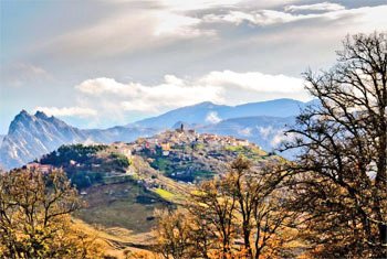 Lubene9's tweet photo. ~Albano di Lucania~ @italia @Basilicata_Tur @BorghiPiuBelli #webasilicata @MiBACT https://t.co/2x5yKkPi6Y