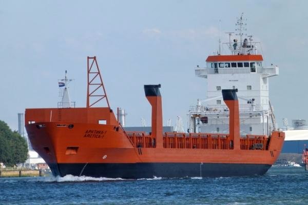 AdminSailor's tweet image. ARCTICA-1 disabled, drifting in Arctic waters sumo.ly/B3it @SailorClub