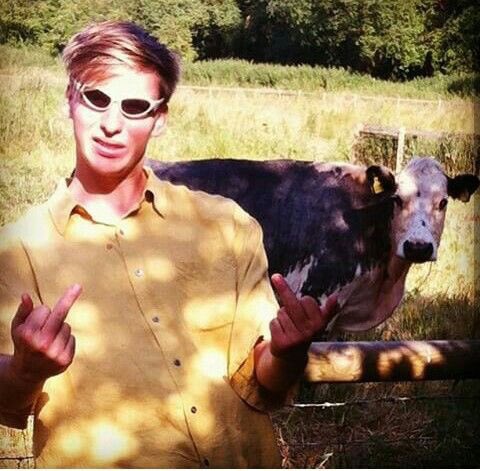 Happy birthday to this weirdo 