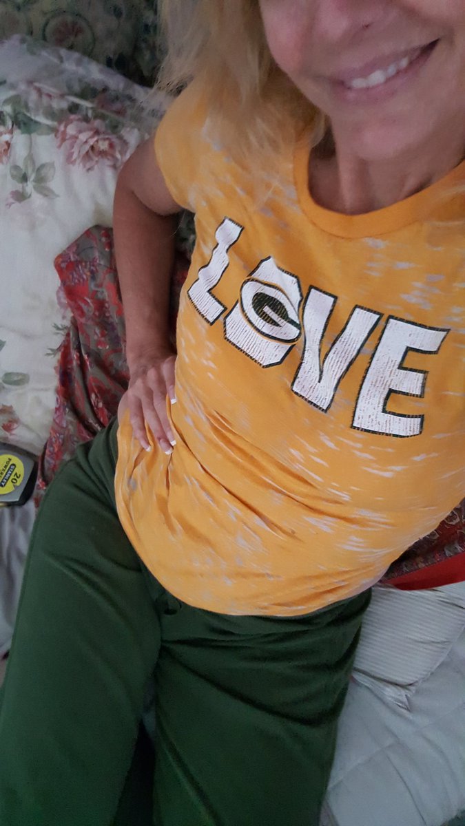 fara_jennifer's tweet photo. #GoPackGo #packerfootball #GreenBayPackers #footballmom #packerlove #packernation https://t.co/AhgbiiArIh