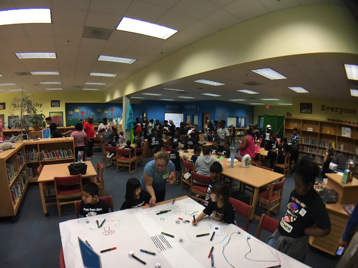 MeganMcBain's tweet photo. First #BuggExpo is underway!!! Explore. Create and Learn #buggisonthemove https://t.co/i4Qx14NiU0