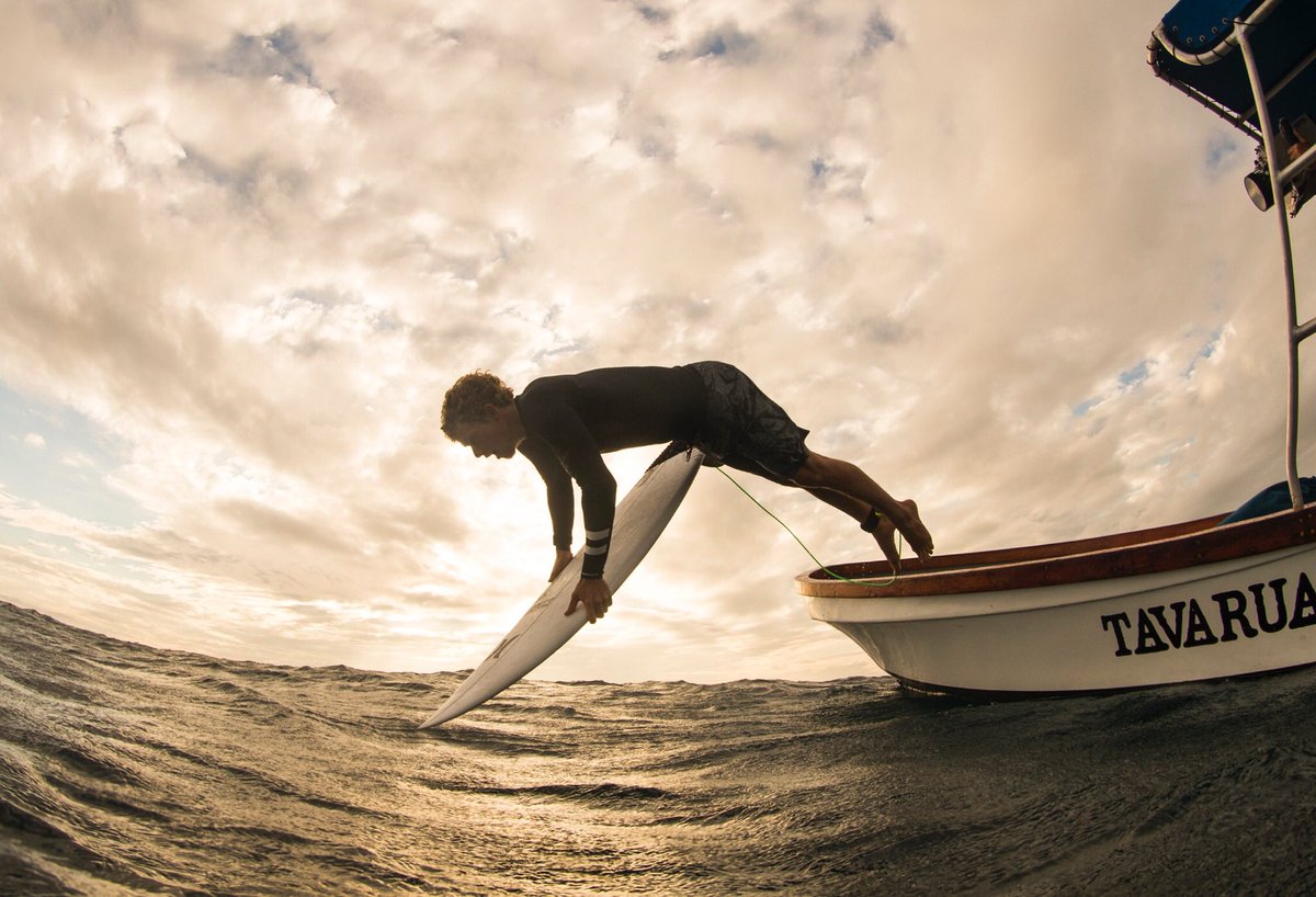 Paradise! Looking forward to some more swell and the rest of the contest. 📷 Parallel Sea / King