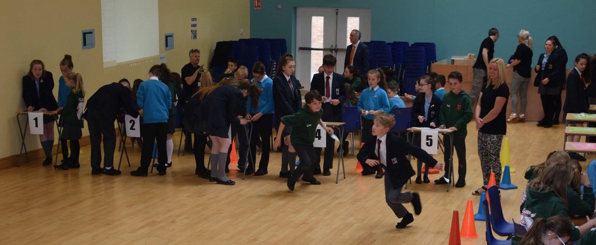 Lisneal College tweet media