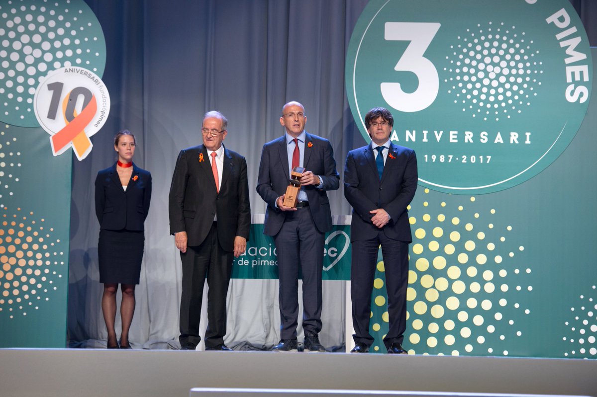 Dara_Pharma's tweet photo. Ayer asistimos a los #30PremisPimes donde recibimos el #premio a la mediana #empresa más competitiva. Muchas gracias @pimec! https://t.co/cNmEBNJEnA