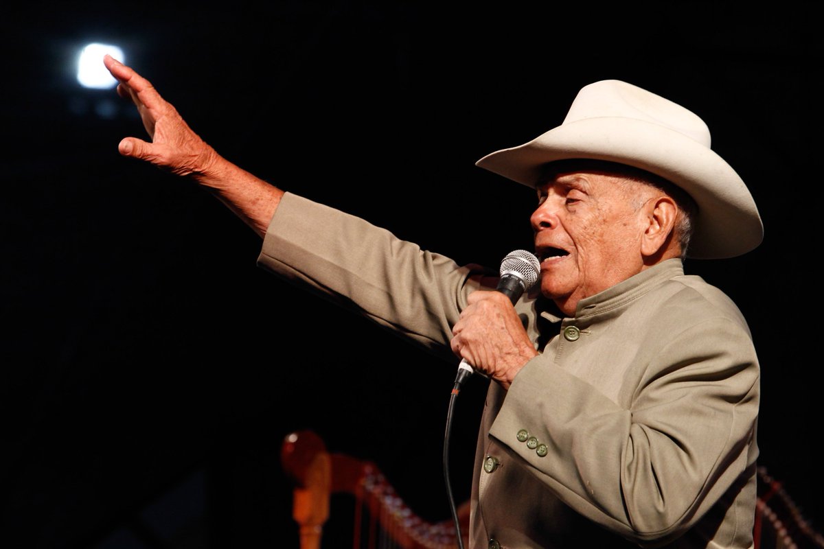 Adan_Coromoto's tweet photo. Hoy se siembra en la llanura el espiritu del hermano de la vida Eladio Tarife...Vuela alto Maestro como los vientos de tu Linda Barinas!!! https://t.co/JbRB3o6Q4s