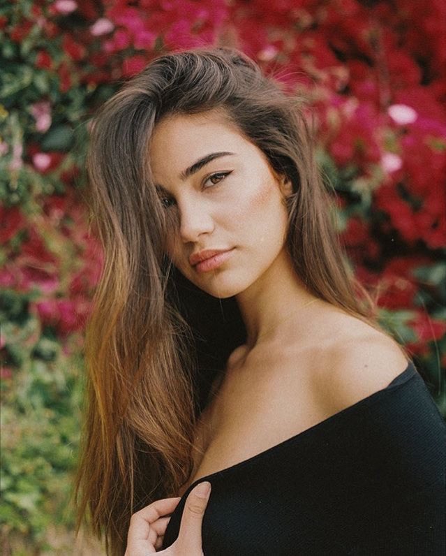 vrpgg's tweet photo. anonyme 
ismaëlia sparrow 
18 ans 
bi
milton 
@tedrpgg https://t.co/1xUrI1r3dS