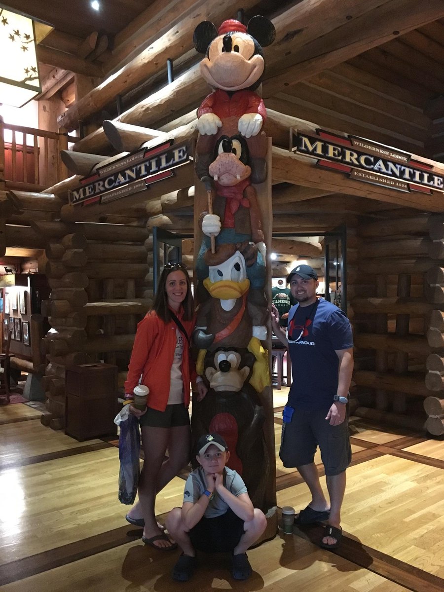 BayLakeNemo's tweet photo. @jenniborowiec #WildernessLodge #wdw #WaltDisneyWorld #Disney #checkingin #Home #CalvinCooper #rundisney https://t.co/4yaKVuqyLV